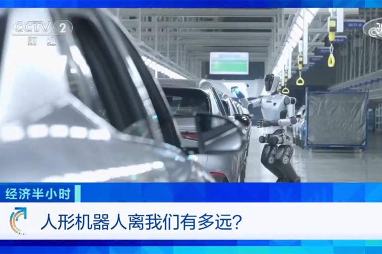 中央电视台《经济半小时》栏目对PG机器人的专题报道